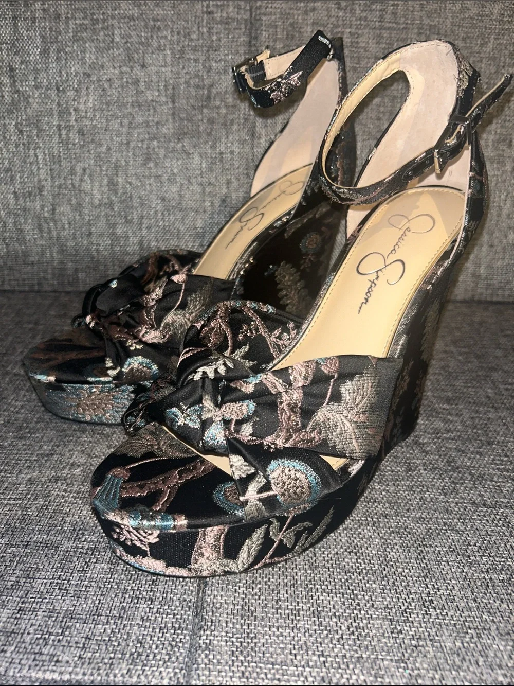 NEW - Jessica Simpson TYSSIE Black Floral Jacquard Wedge Sandals